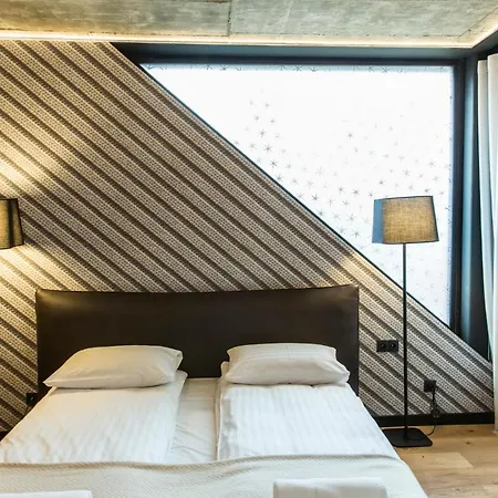 샬레 Udanypobyt Omg