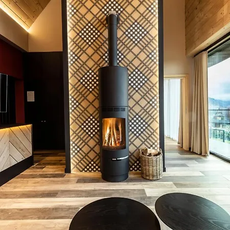 Udanypobyt Omg 샬레 *